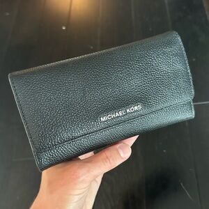 Michael Kors Large Black Wallet - Christmas gift